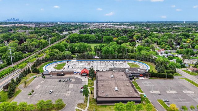 2680 Oxford Street N 108, Roseville, MN 55113