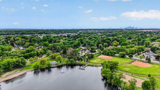 2680 Oxford Street N 108, Roseville, MN 55113