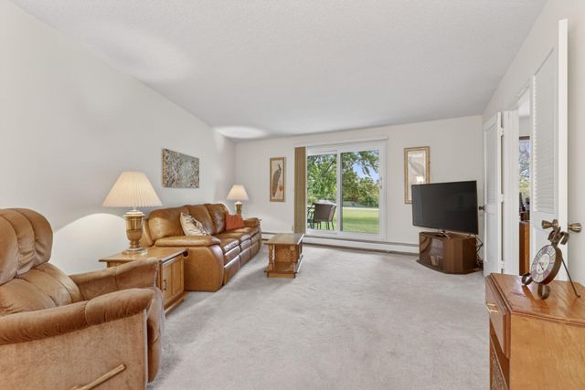 2680 Oxford Street N 108, Roseville, MN 55113