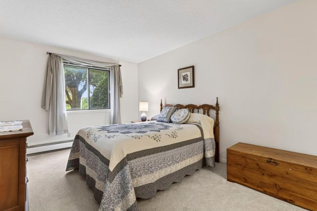 2680 Oxford Street N 108, Roseville, MN 55113