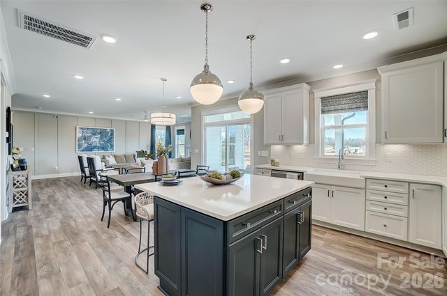 7205 Farmingdale Lane, Harrisburg, NC 28075