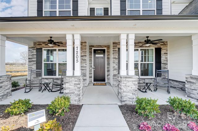 7205 Farmingdale Lane, Harrisburg, NC 28075