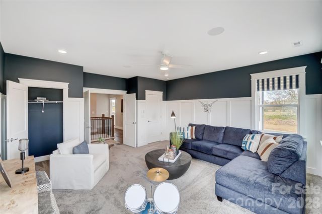 7205 Farmingdale Lane, Harrisburg, NC 28075