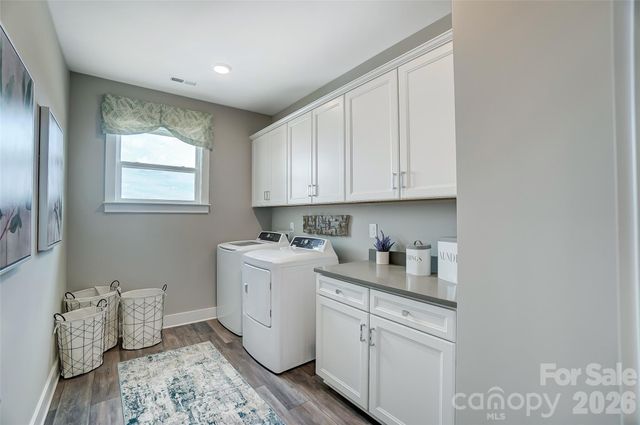 7205 Farmingdale Lane, Harrisburg, NC 28075