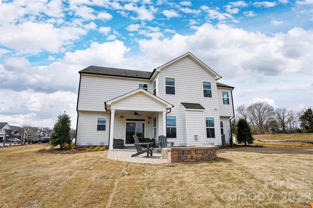 7205 Farmingdale Lane, Harrisburg, NC 28075
