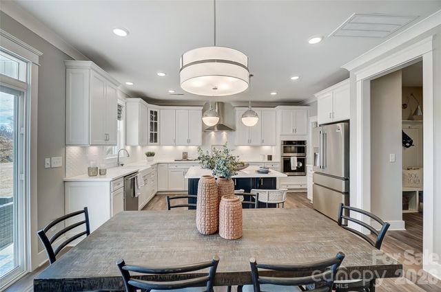 7205 Farmingdale Lane, Harrisburg, NC 28075