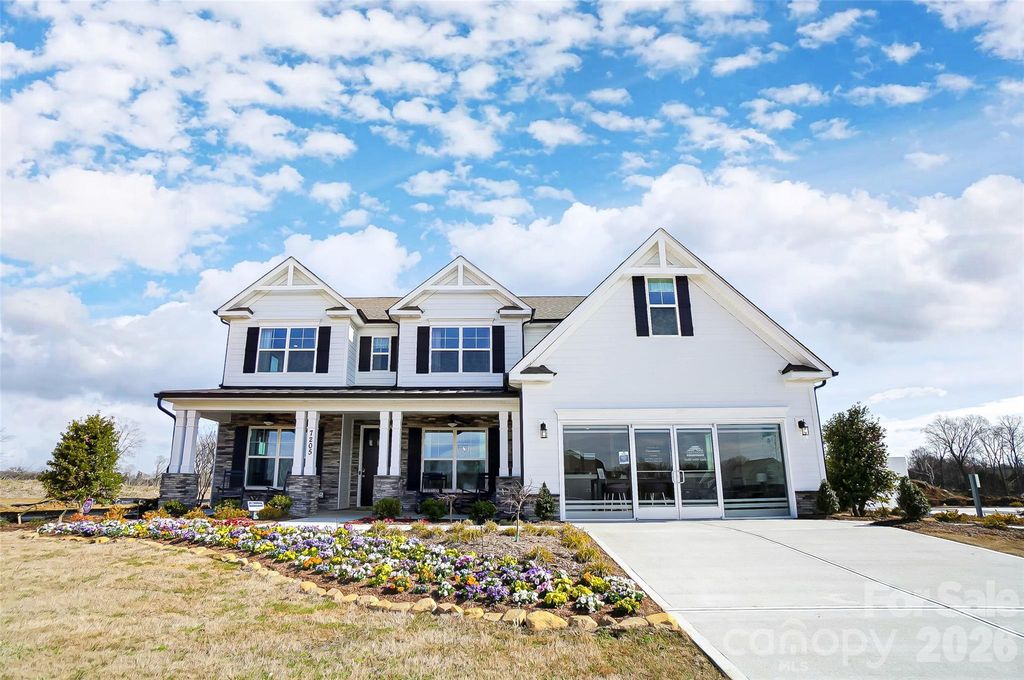 7205 Farmingdale Lane, Harrisburg, NC 28075