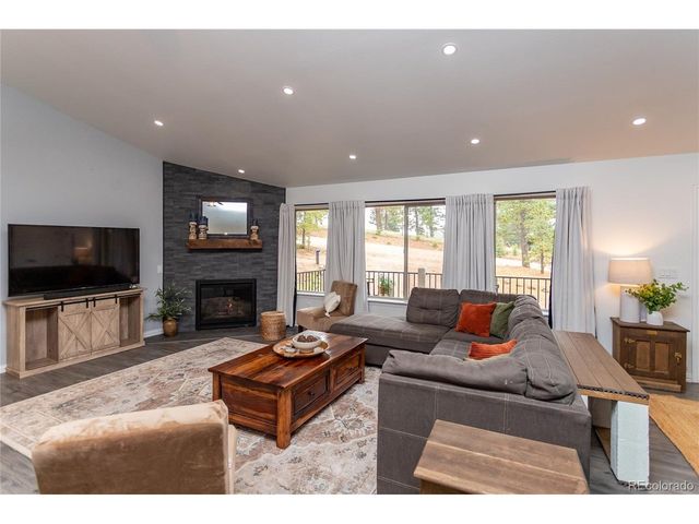1427 N Mountain Estates Rd, Florissant, CO 80816