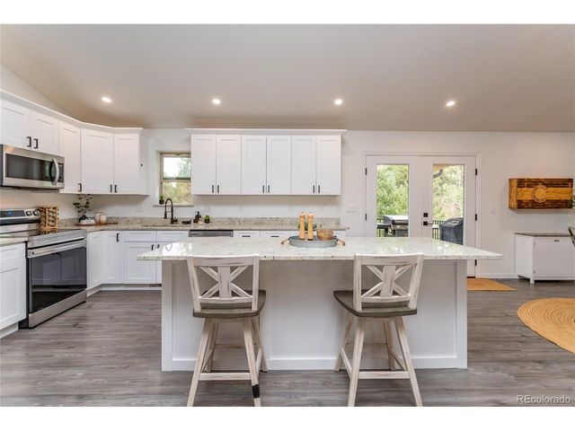 1427 N Mountain Estates Rd, Florissant, CO 80816