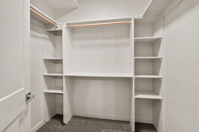 212 Willow Way, Talent, OR 97540