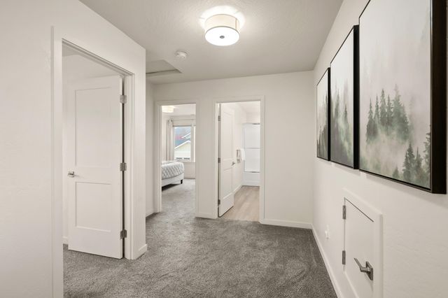 212 Willow Way, Talent, OR 97540