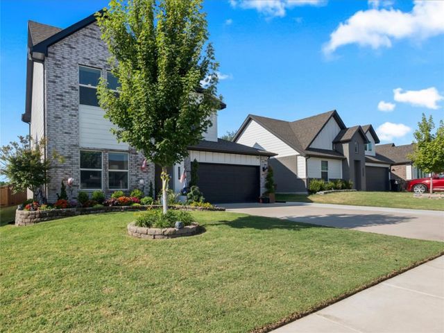 2429 W Charleston Street, Broken Arrow, OK 74011