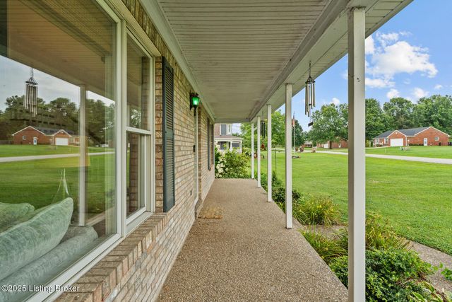 386 Meadowview Dr, Taylorsville, KY 40071