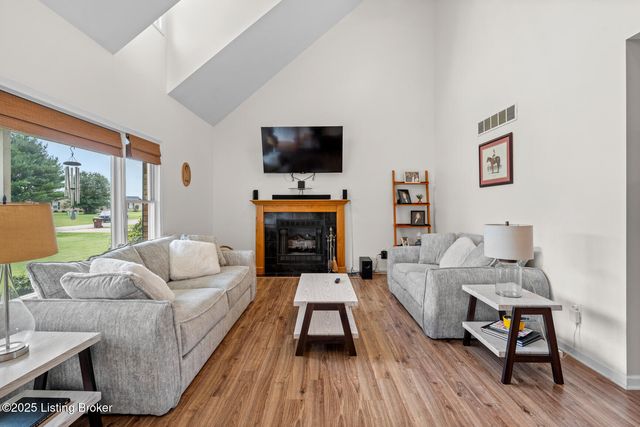 386 Meadowview Dr, Taylorsville, KY 40071