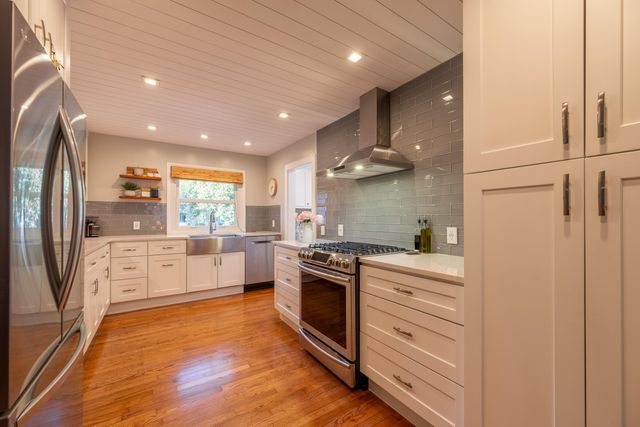 1116 E Kingsbury Street, Springfield, MO 65807