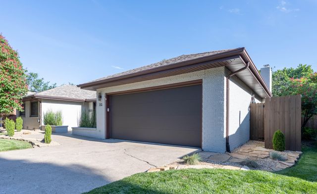 1116 E Kingsbury Street, Springfield, MO 65807