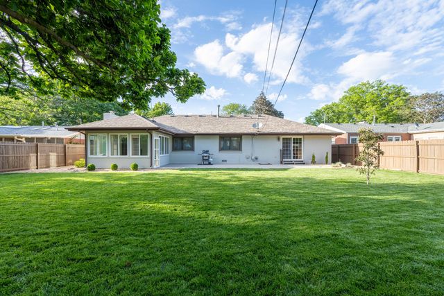 1116 E Kingsbury Street, Springfield, MO 65807