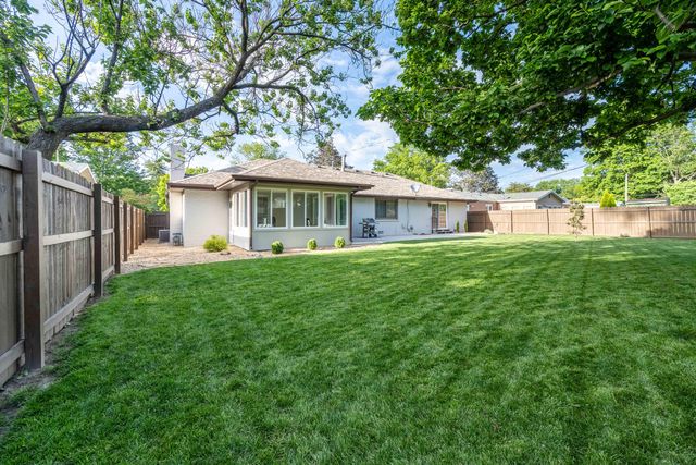 1116 E Kingsbury Street, Springfield, MO 65807