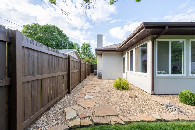 1116 E Kingsbury Street, Springfield, MO 65807