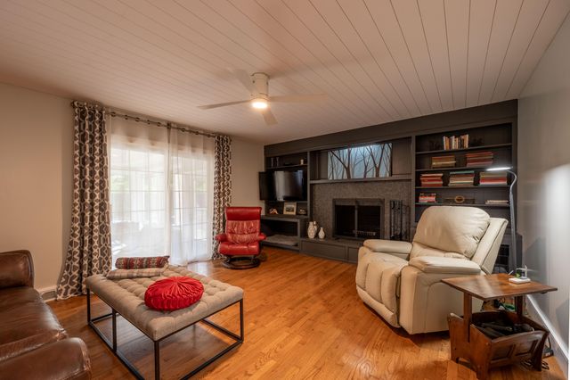 1116 E Kingsbury Street, Springfield, MO 65807