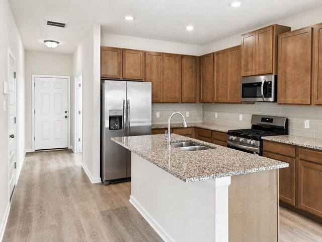 1913 N Riverside Circle, Dayton, TX 77535