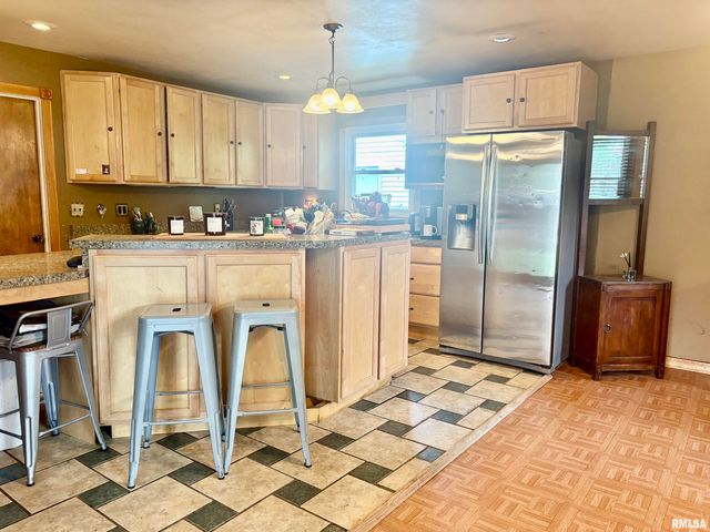 612 HACKBERRY Road, Chatham, IL 62629