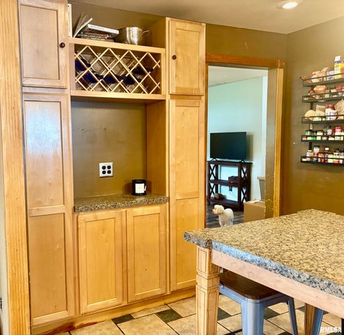 612 HACKBERRY Road, Chatham, IL 62629