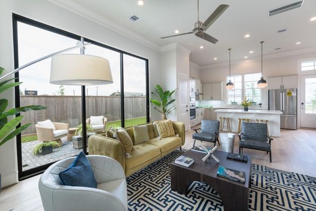 5915 Cottage Grove Lake Drive, Houston, TX 77007