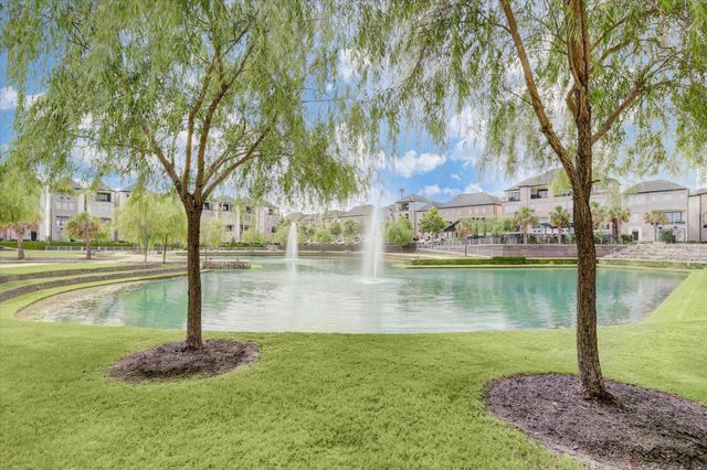 5915 Cottage Grove Lake Drive, Houston, TX 77007