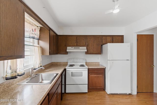 233 Westbrook Drive, Toms River, NJ 08757