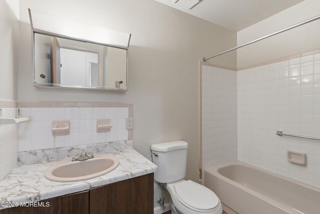 233 Westbrook Drive, Toms River, NJ 08757