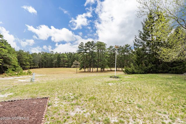 233 Westbrook Drive, Toms River, NJ 08757