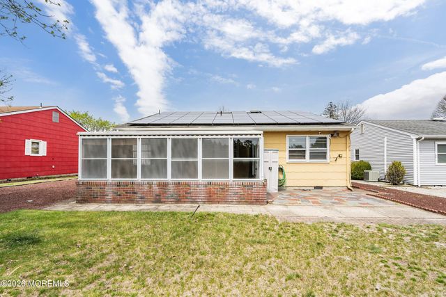 233 Westbrook Drive, Toms River, NJ 08757