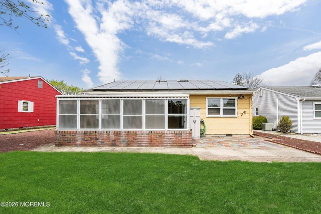 233 Westbrook Drive, Toms River, NJ 08757