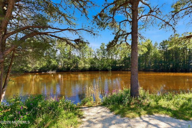 233 Westbrook Drive, Toms River, NJ 08757