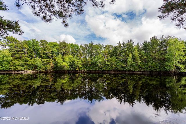 233 Westbrook Drive, Toms River, NJ 08757