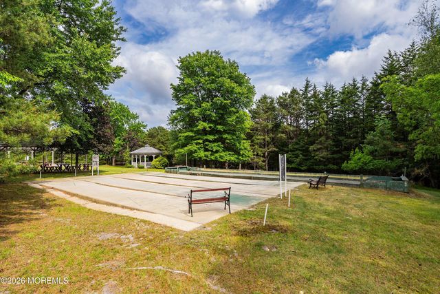 233 Westbrook Drive, Toms River, NJ 08757