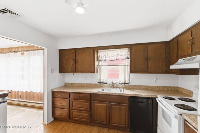 233 Westbrook Drive, Toms River, NJ 08757