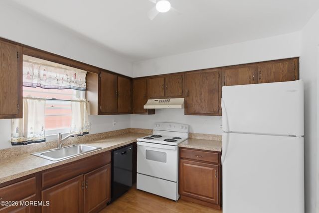 233 Westbrook Drive, Toms River, NJ 08757