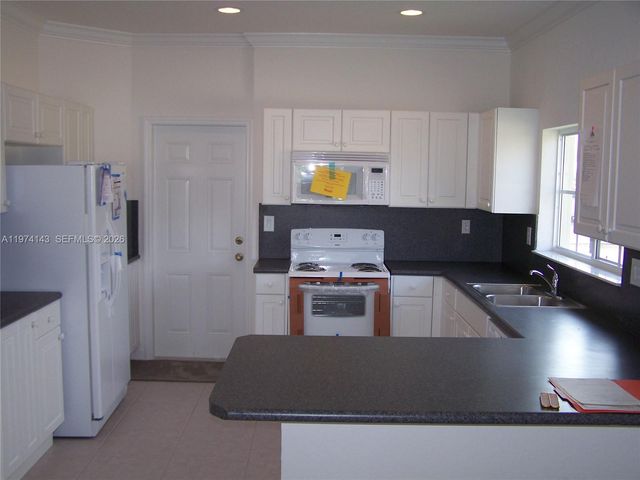 656 SE 30th Ter 0, Homestead, FL 33033