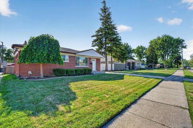 30008 Maplegrove Street, St. Clair Shores, MI 48082