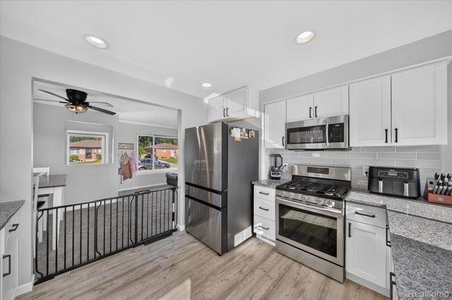 30008 Maplegrove Street, St. Clair Shores, MI 48082