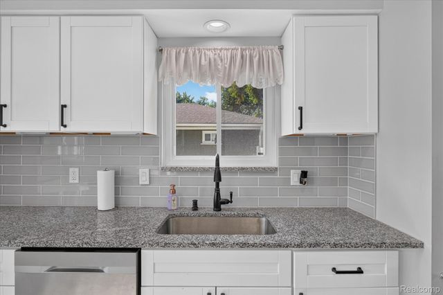 30008 Maplegrove Street, St. Clair Shores, MI 48082