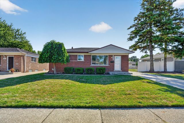 30008 Maplegrove Street, St. Clair Shores, MI 48082