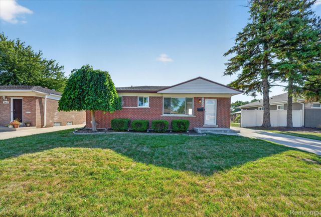 30008 Maplegrove Street, St. Clair Shores, MI 48082