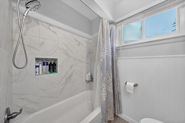 30008 Maplegrove Street, St. Clair Shores, MI 48082