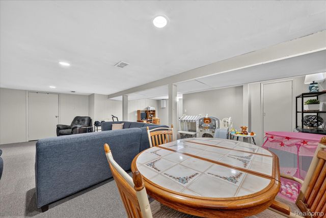 30008 Maplegrove Street, St. Clair Shores, MI 48082