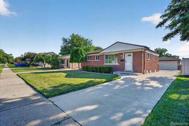 30008 Maplegrove Street, St. Clair Shores, MI 48082