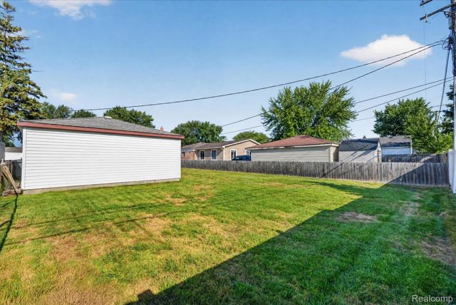 30008 Maplegrove Street, St. Clair Shores, MI 48082