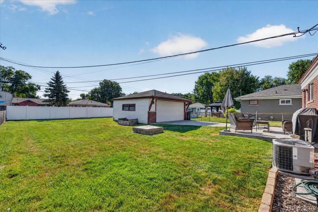 30008 Maplegrove Street, St. Clair Shores, MI 48082